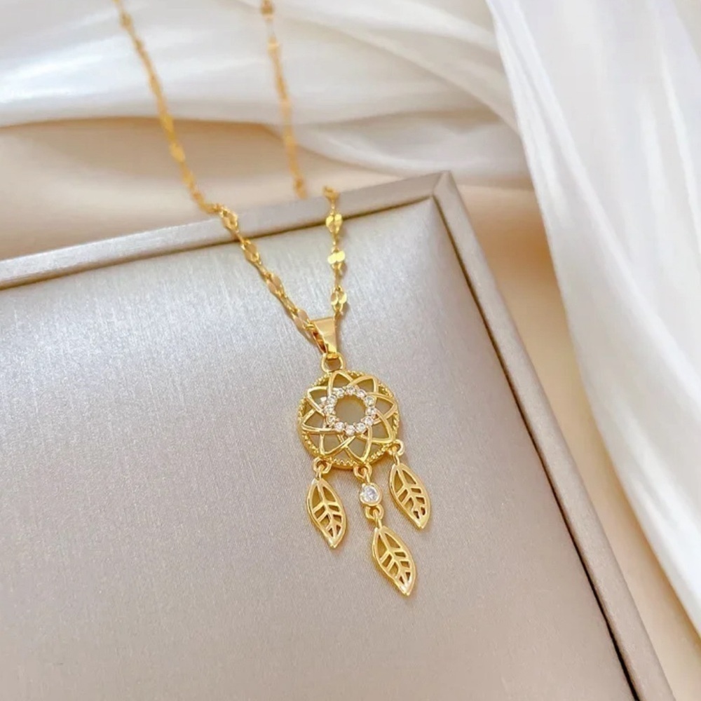 18K Gold Dream Catcher With Feathers Tassels and Diamond Accents - Picture 6 of 8